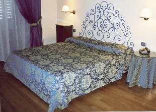 double rooms with large bed in Florence and Tuscany